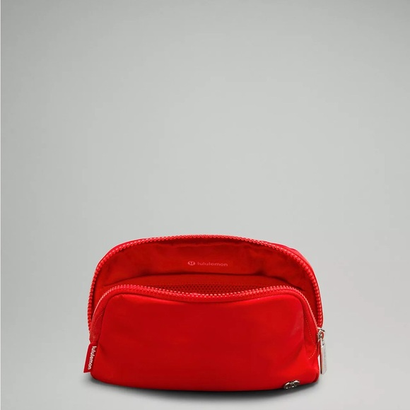 Lululemon Everywhere Belt Bag 1L- Hot Heat - Picture 3 of 6